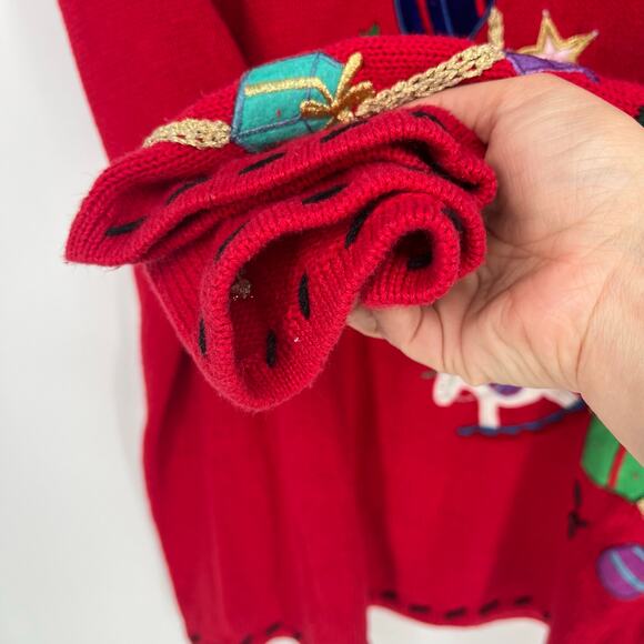 Vintage Red Christmas Sweater Embroidered Santa Toys Gifts Holiday Pullover - Picture 10 of 11